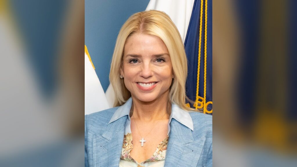 Attorney General Pam Bondi issued a memo rescinding journalist protections.