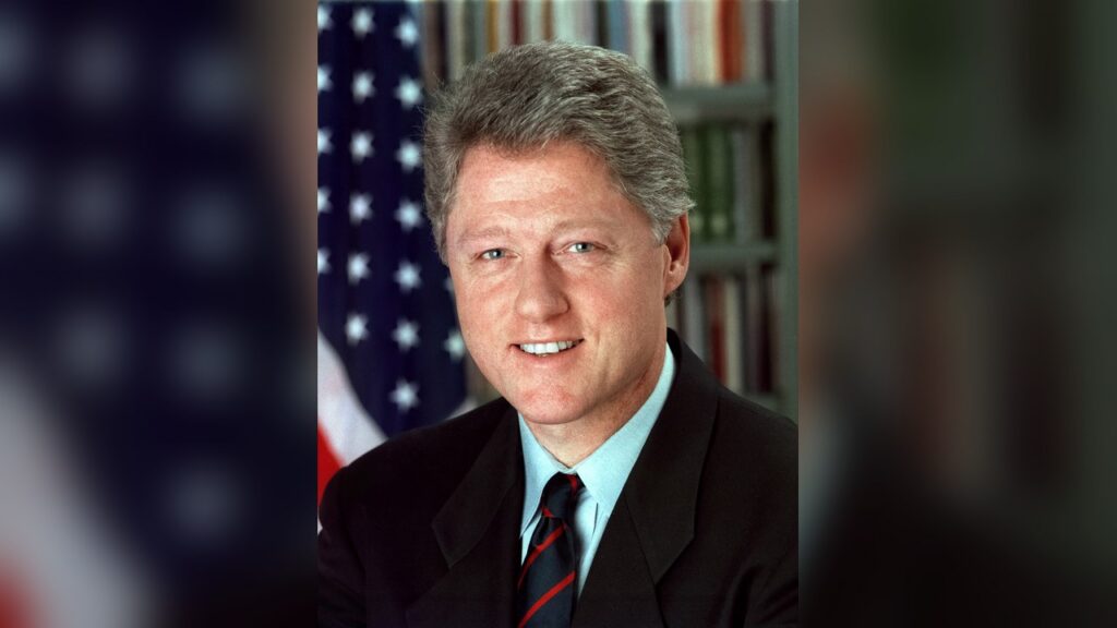 Former president Bill Clinton flew on an unmarked plane from India to Pakistan in 2000.