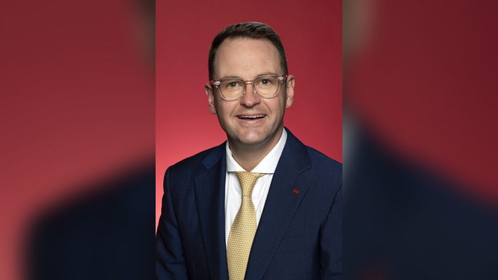 Senator Andrew Bragg, Liberal Frontbencher and housing policy spokesperson, speaks on ABC Radio National.