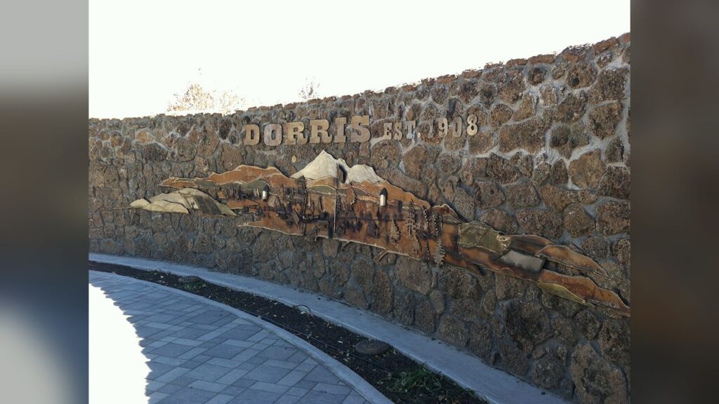 Dorris, California, Location of a paraquat spill that locked down 600 people in their homes.
